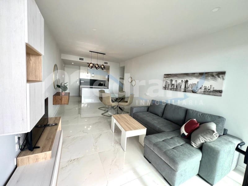 Piso de 2 habitaciones en Benidorm en alquiler con piscina garaje - 2.000 € (Ref: 8017049)