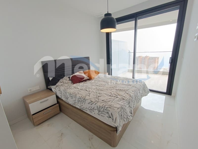 Piso de 2 habitaciones en Benidorm en alquiler con piscina garaje - 2.000 € (Ref: 8017049)