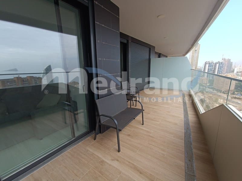 Piso de 2 habitaciones en Benidorm en alquiler con piscina garaje - 2.000 € (Ref: 8017049)