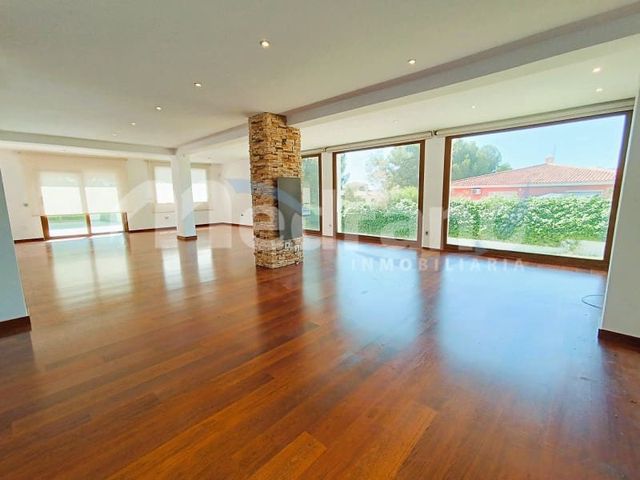 4 sypialnia Willa na sprzedaż w Coloma  , La Nucia z basenem garażem - 890 000 € (Ref: 8331840)