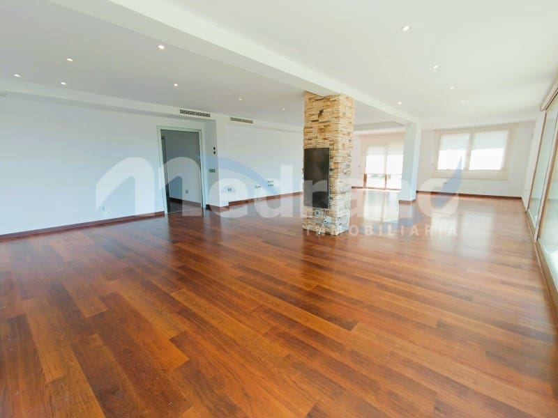 4 sypialnia Willa na sprzedaż w La Nucia z basenem garażem - 890 000 € (Ref: 8331840)