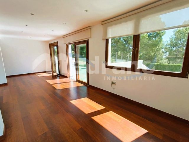 4 sypialnia Willa na sprzedaż w Coloma  , La Nucia z basenem garażem - 890 000 € (Ref: 8331840)