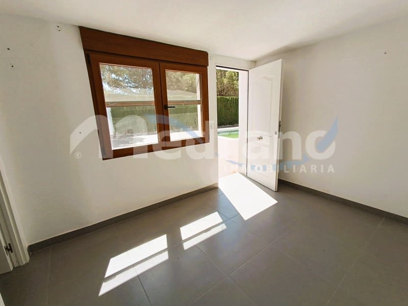 4 sypialnia Willa na sprzedaż w La Nucia z basenem garażem - 890 000 € (Ref: 8331840)