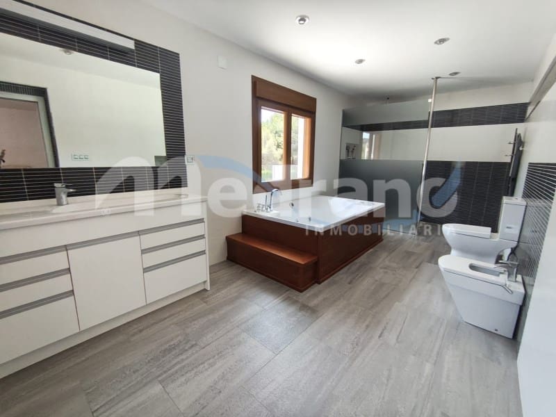 4 sypialnia Willa na sprzedaż w La Nucia z basenem garażem - 890 000 € (Ref: 8331840)