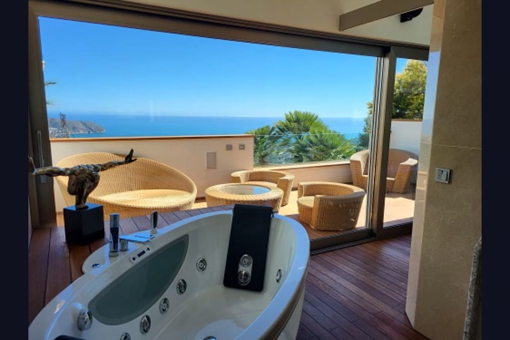 4 soverom Villa til salgs i Moraira med svømmebasseng garasje - € 2 100 000 (Ref: 7424642)