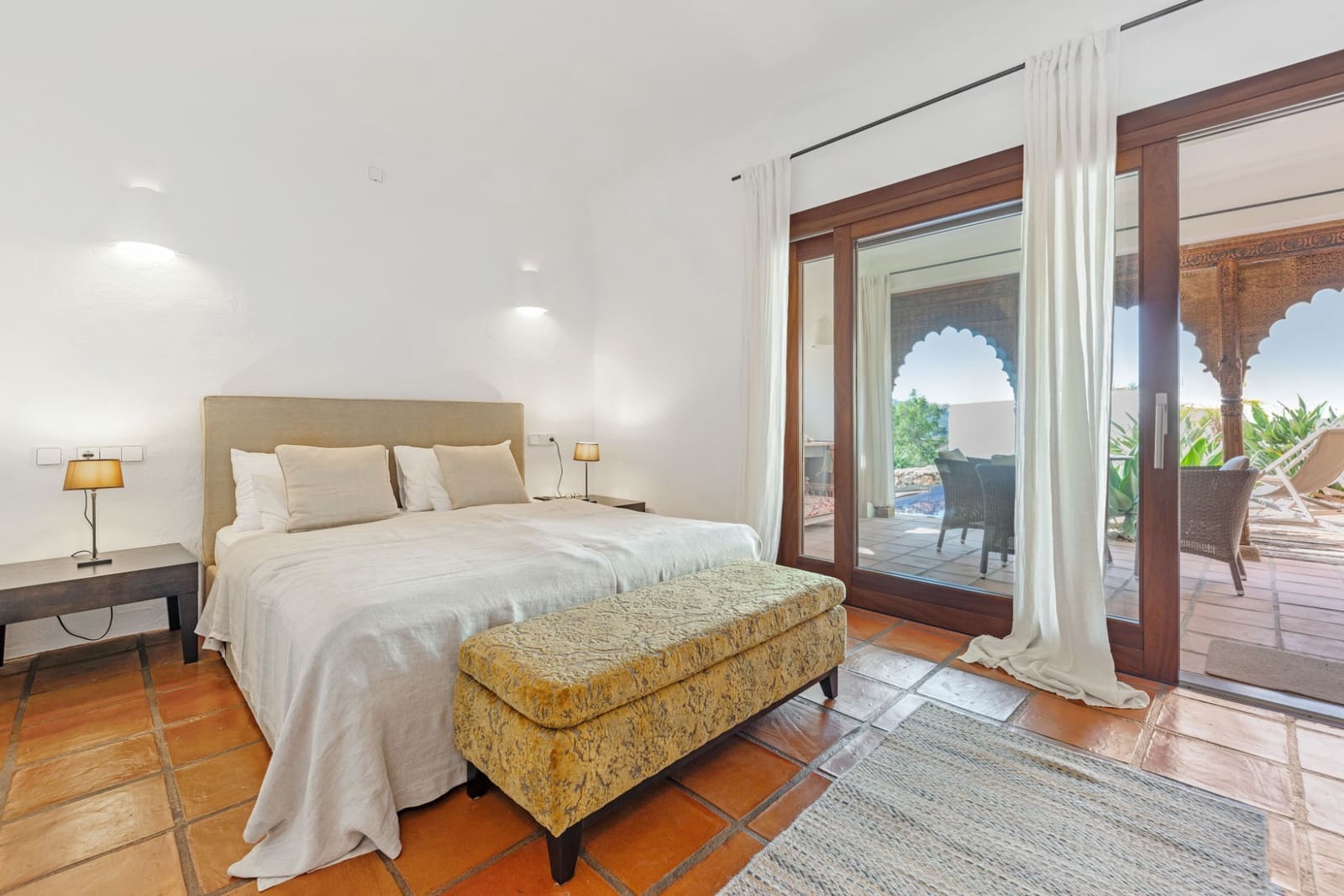 3 bedroom Villa for sale in Moraira with garage - € 1,750,000 (Ref: 9889337)