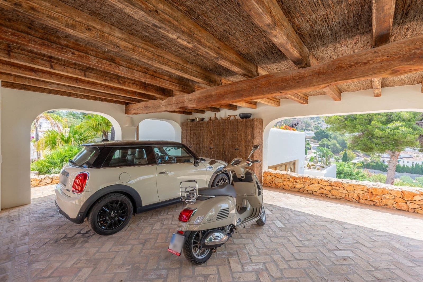 3 bedroom Villa for sale in Moraira with garage - € 1,750,000 (Ref: 9889337)