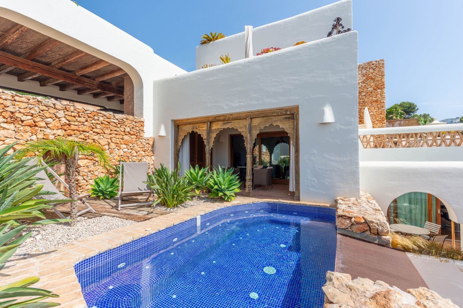 3 bedroom Villa for sale in Moraira with garage - € 1,750,000 (Ref: 9889337)
