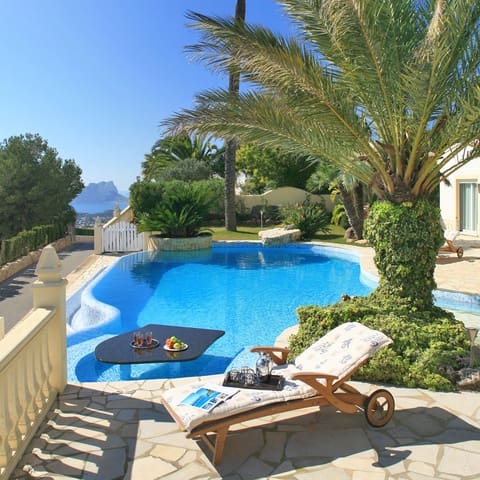 Chalet de 4 habitaciones en Moraira, Teulada-Moraira en venta con piscina garaje - 1.500.000 € (Ref: 9889338)