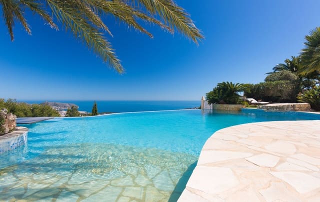 Chalet de 4 habitaciones en Moraira, Teulada-Moraira en venta con piscina garaje - 1.500.000 € (Ref: 9889338)