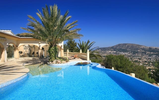 Chalet de 4 habitaciones en Moraira, Teulada-Moraira en venta con piscina garaje - 1.500.000 € (Ref: 9889338)