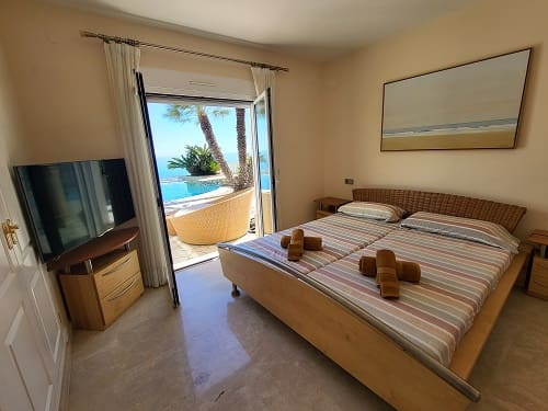 4 bedroom Villa for sale in Moraira with pool garage - € 1,500,000 (Ref: 9889338)