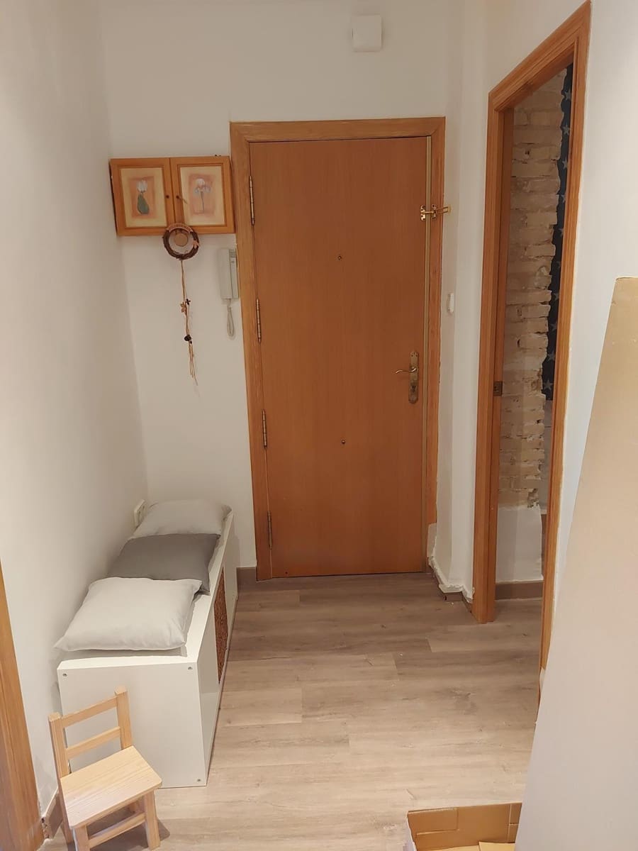 4 bedroom Flat for sale in Cheste - € 120,000 (Ref: 9735891)