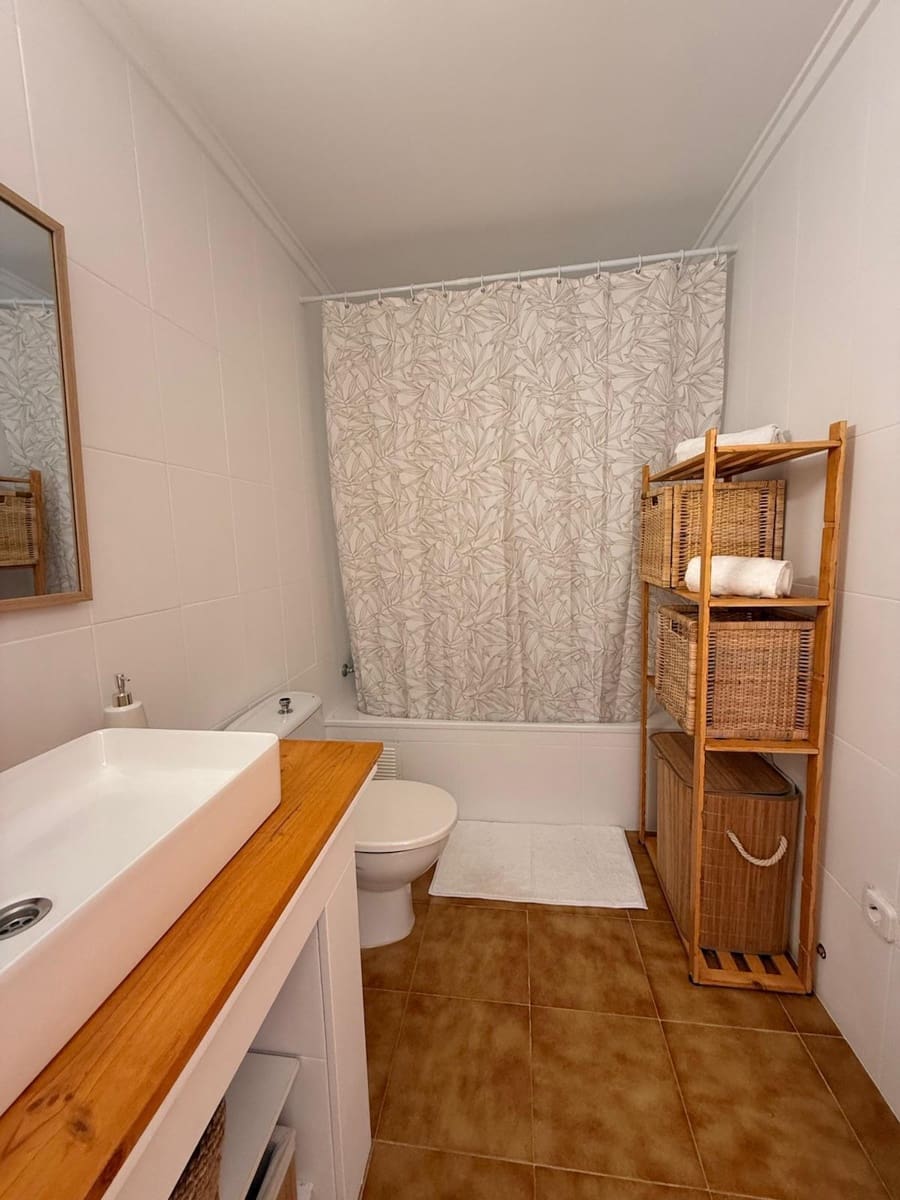 2 bedroom Apartment for rent in Denia with pool garage - € 1,200 (Ref: 9735892)