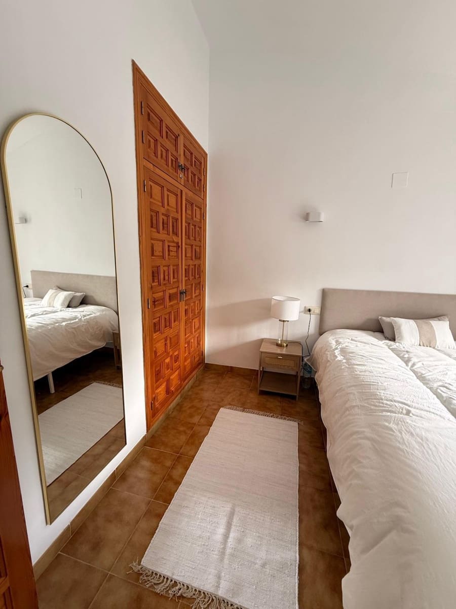 2 bedroom Apartment for rent in Denia with pool garage - € 1,200 (Ref: 9735892)