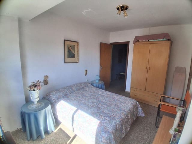 Piso de 3 habitaciones en Cheste en venta - 95.000 € (Ref: 9735893)