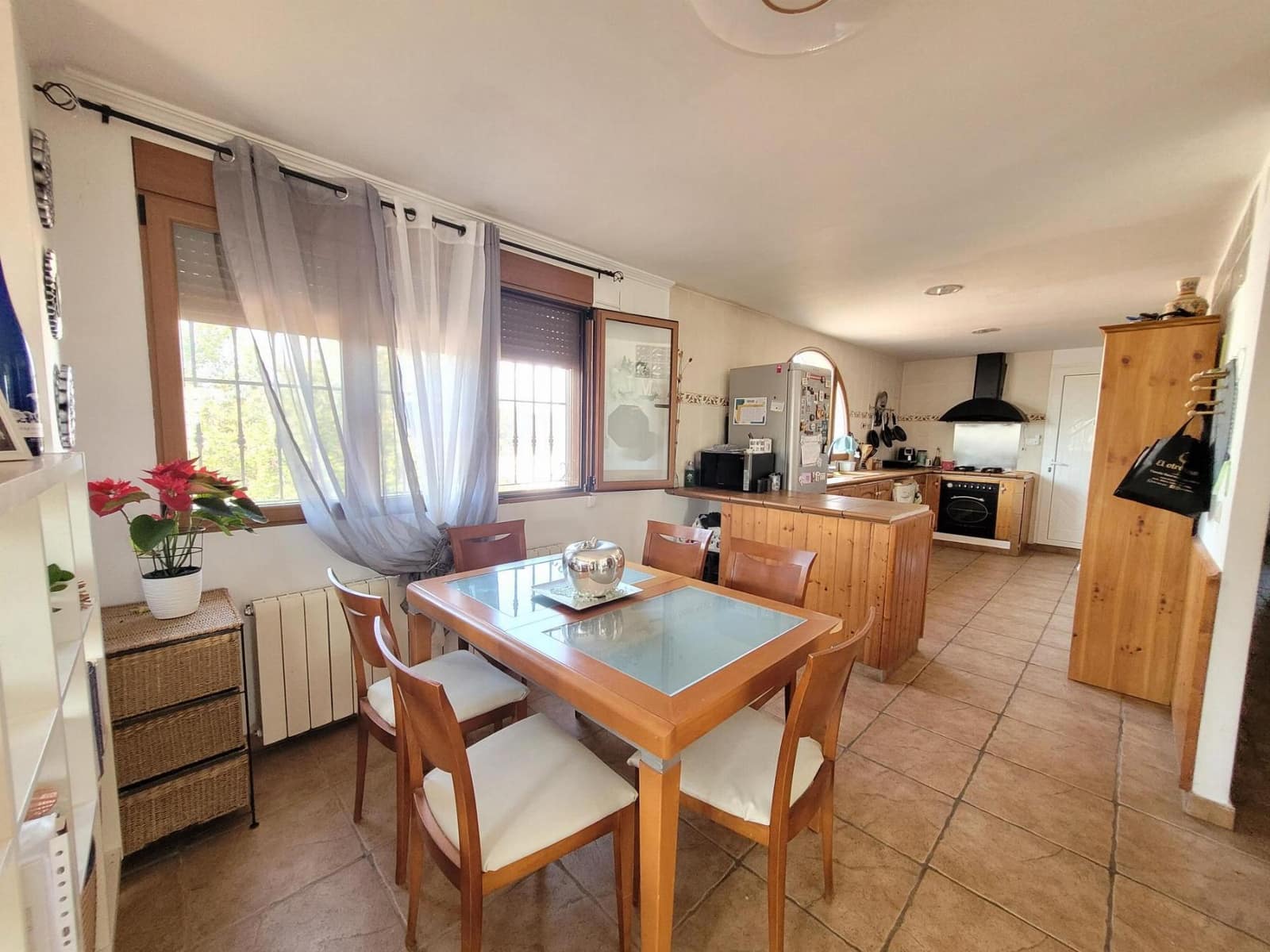 6 bedroom Villa for sale in Godelleta with pool - € 268,000 (Ref: 9735894)