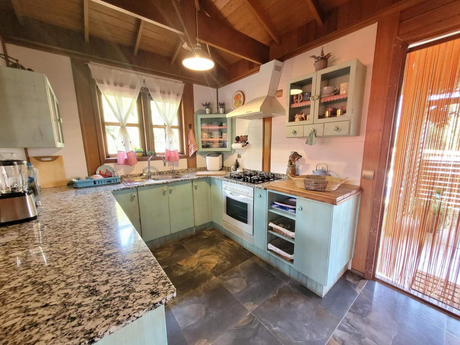 6 bedroom Villa for sale in Godelleta with pool - € 268,000 (Ref: 9735894)