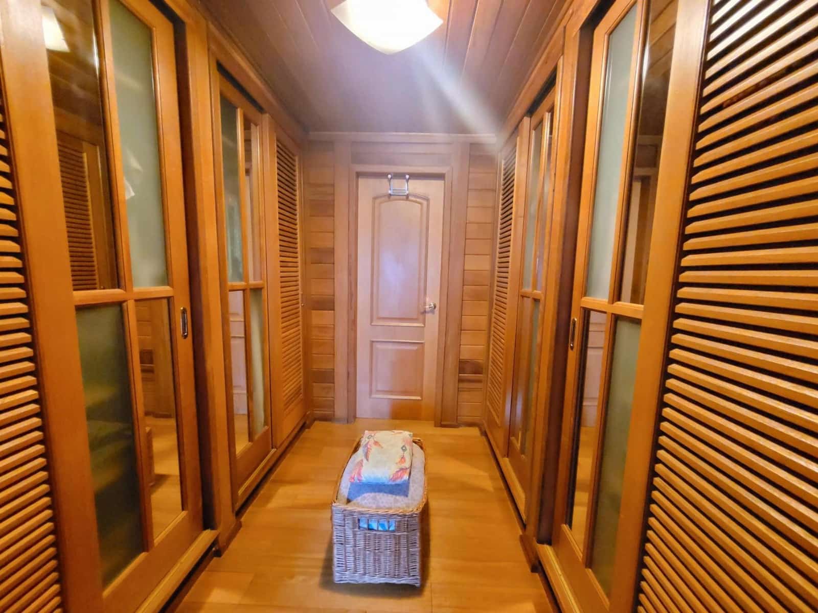 6 bedroom Villa for sale in Godelleta with pool - € 268,000 (Ref: 9735894)