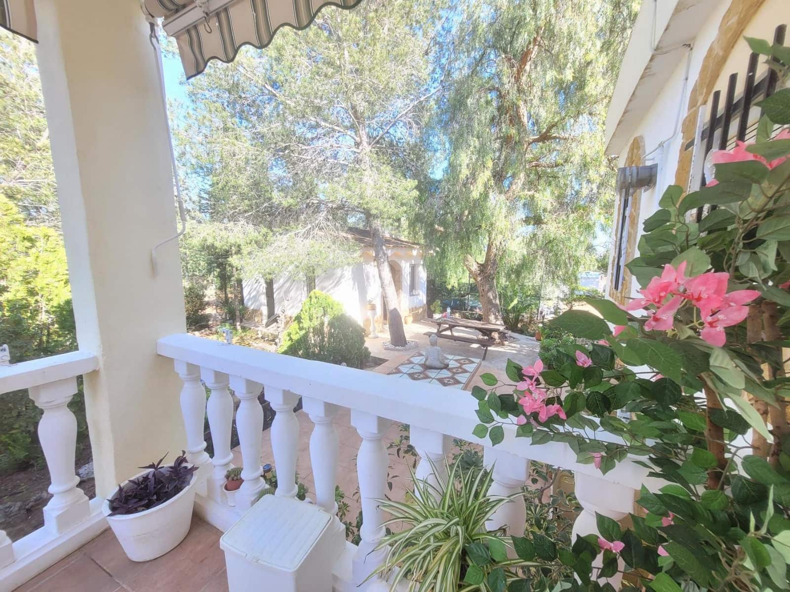 4 Zimmer Villa zu verkaufen in Chiva mit Pool - 149.900 € (Ref: 9735895)