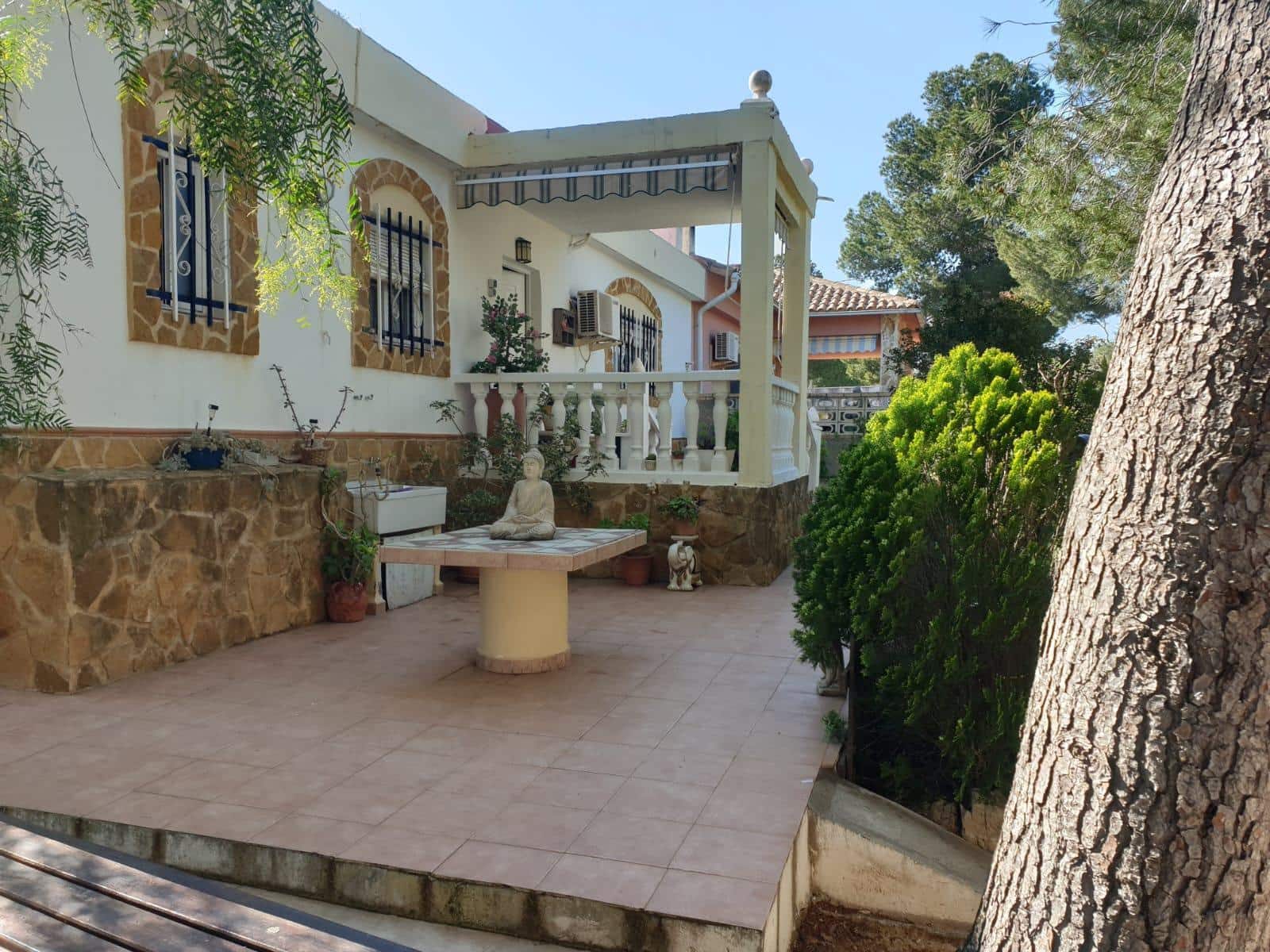 4 Zimmer Villa zu verkaufen in Chiva mit Pool - 149.900 € (Ref: 9735895)