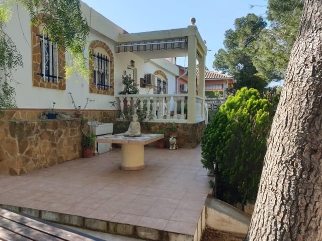 4 Zimmer Villa zu verkaufen in Chiva mit Pool - 149.900 € (Ref: 9735895)