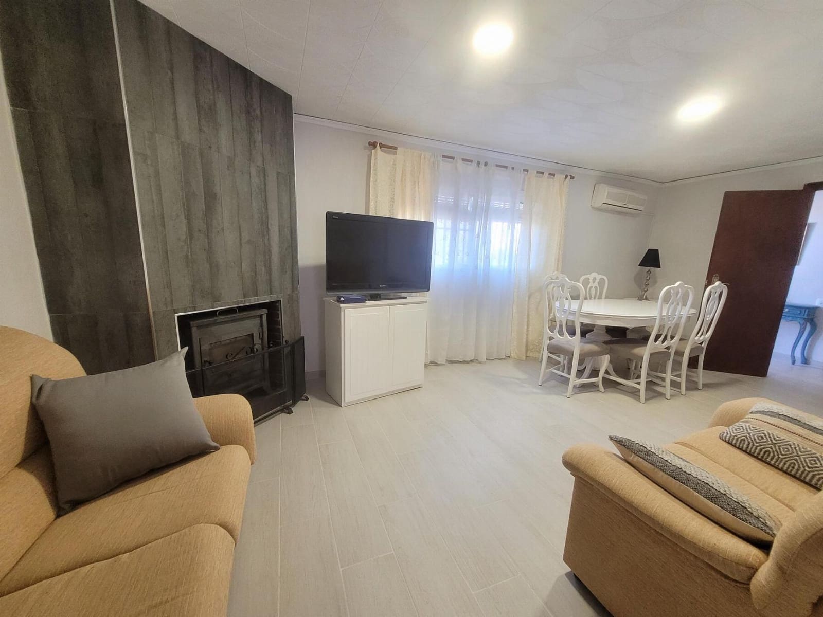 4 Zimmer Villa zu verkaufen in Chiva mit Pool - 149.900 € (Ref: 9735895)