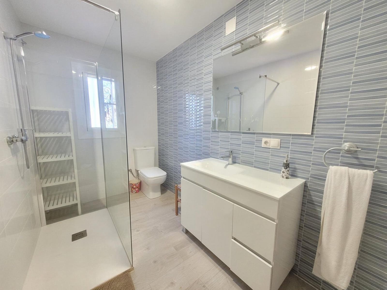 4 Zimmer Villa zu verkaufen in Chiva mit Pool - 149.900 € (Ref: 9735895)