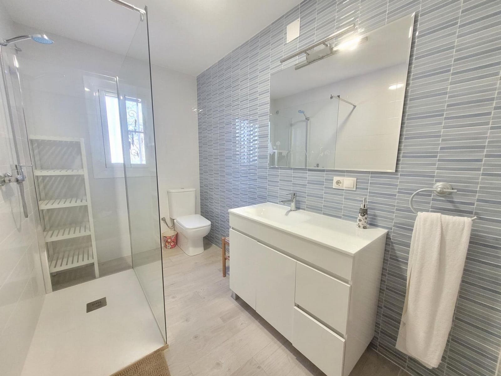 4 Zimmer Villa zu verkaufen in Chiva mit Pool - 149.900 € (Ref: 9735895)