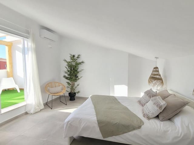 Apartamento de 2 habitaciones en El Montgó, Dénia en alquiler vacacional con piscina garaje - 2.000 € (Ref: 9735897)