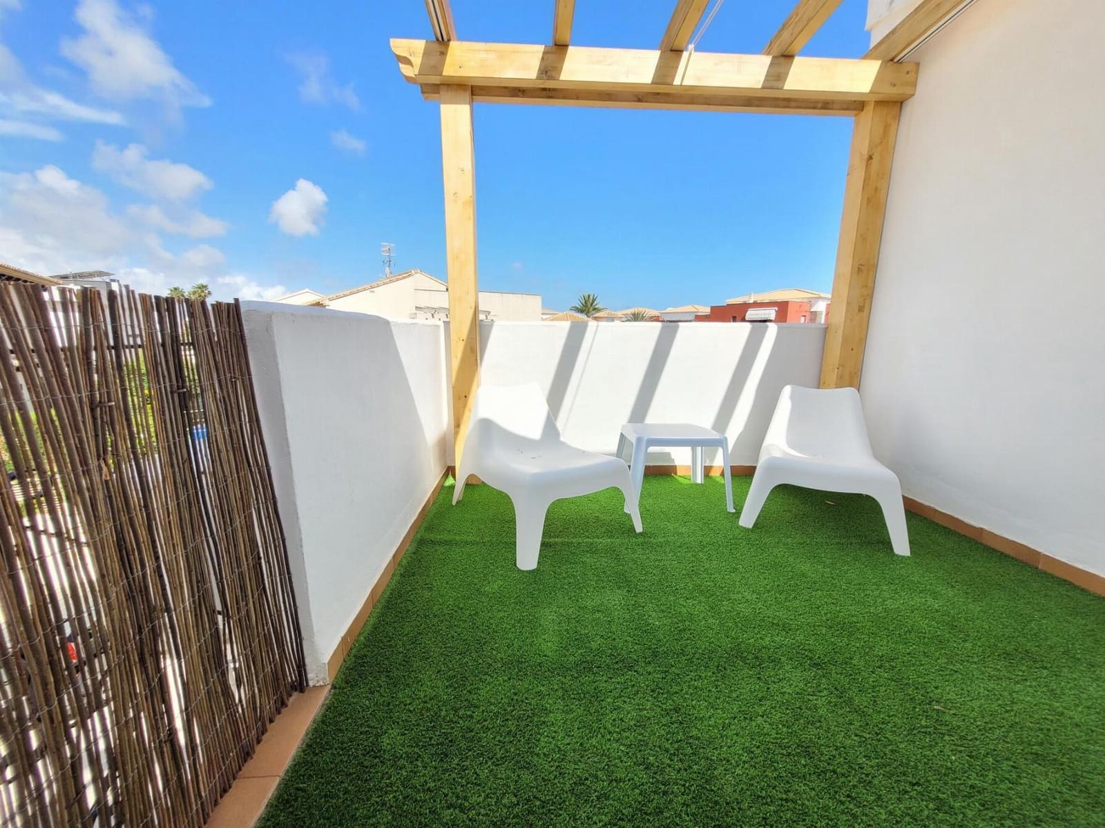 Apartamento de 2 habitaciones en Dénia en alquiler vacacional con piscina garaje - 2.000 € (Ref: 9735897)