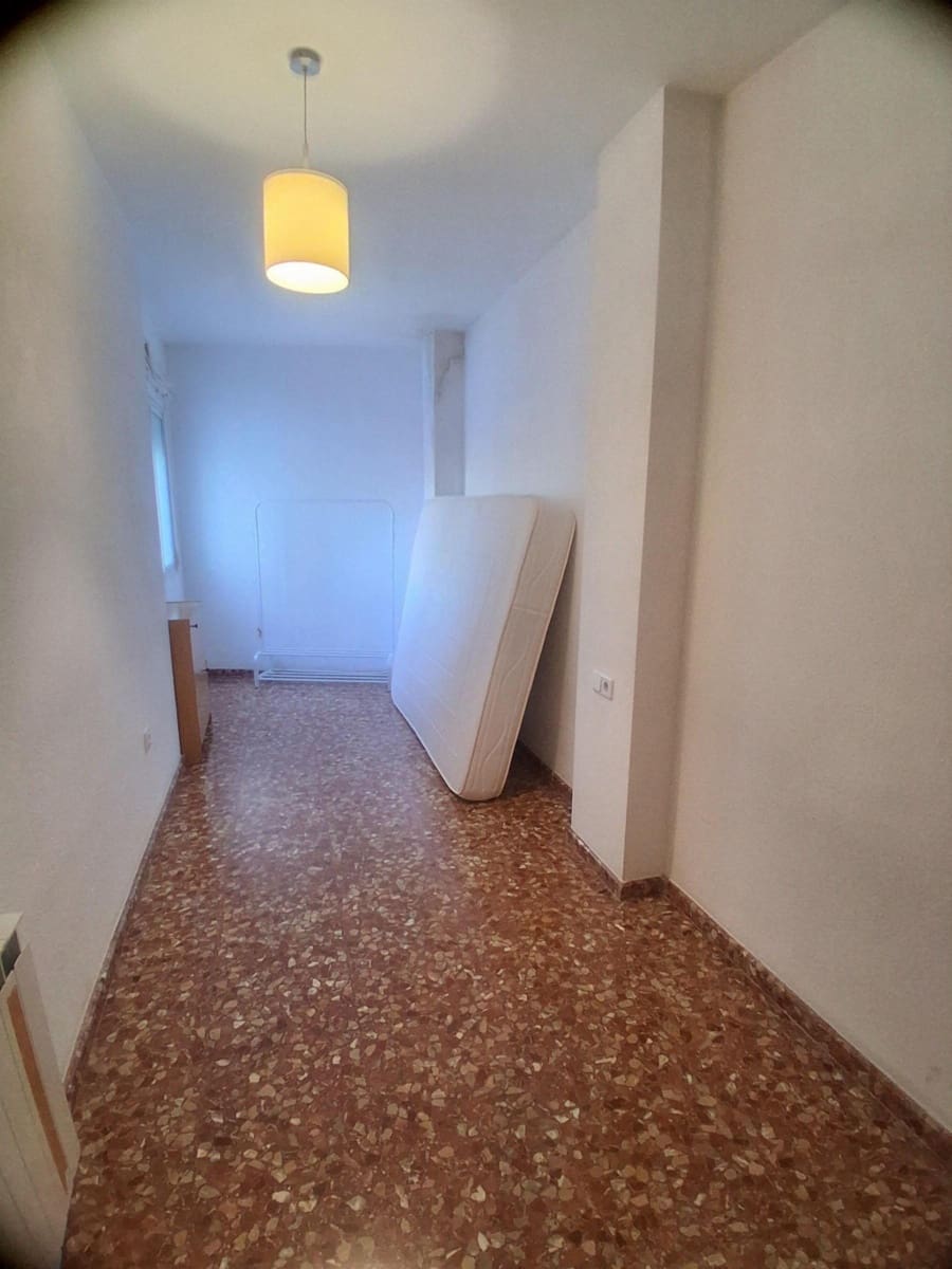 3 bedroom Semi-detached Villa for sale in Cheste with garage - € 229,000 (Ref: 9735898)