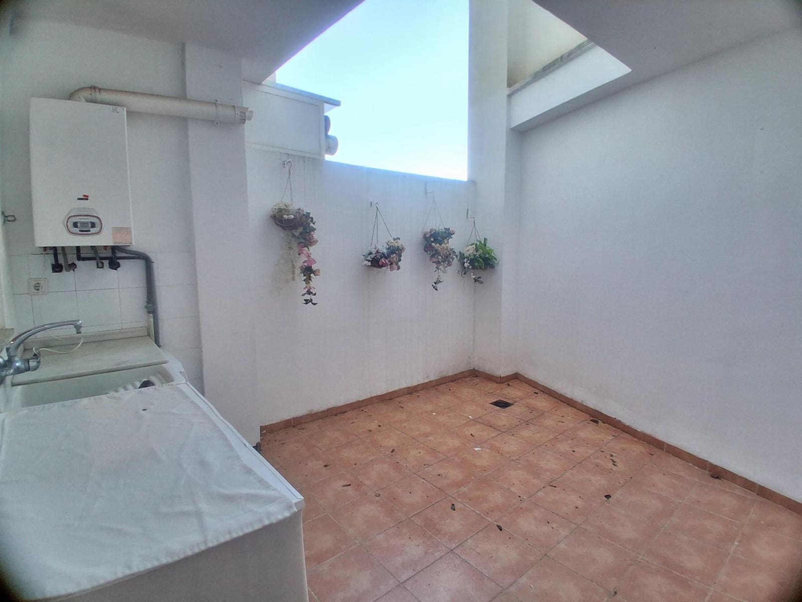 3 bedroom Semi-detached Villa for sale in Cheste with garage - € 229,000 (Ref: 9735898)