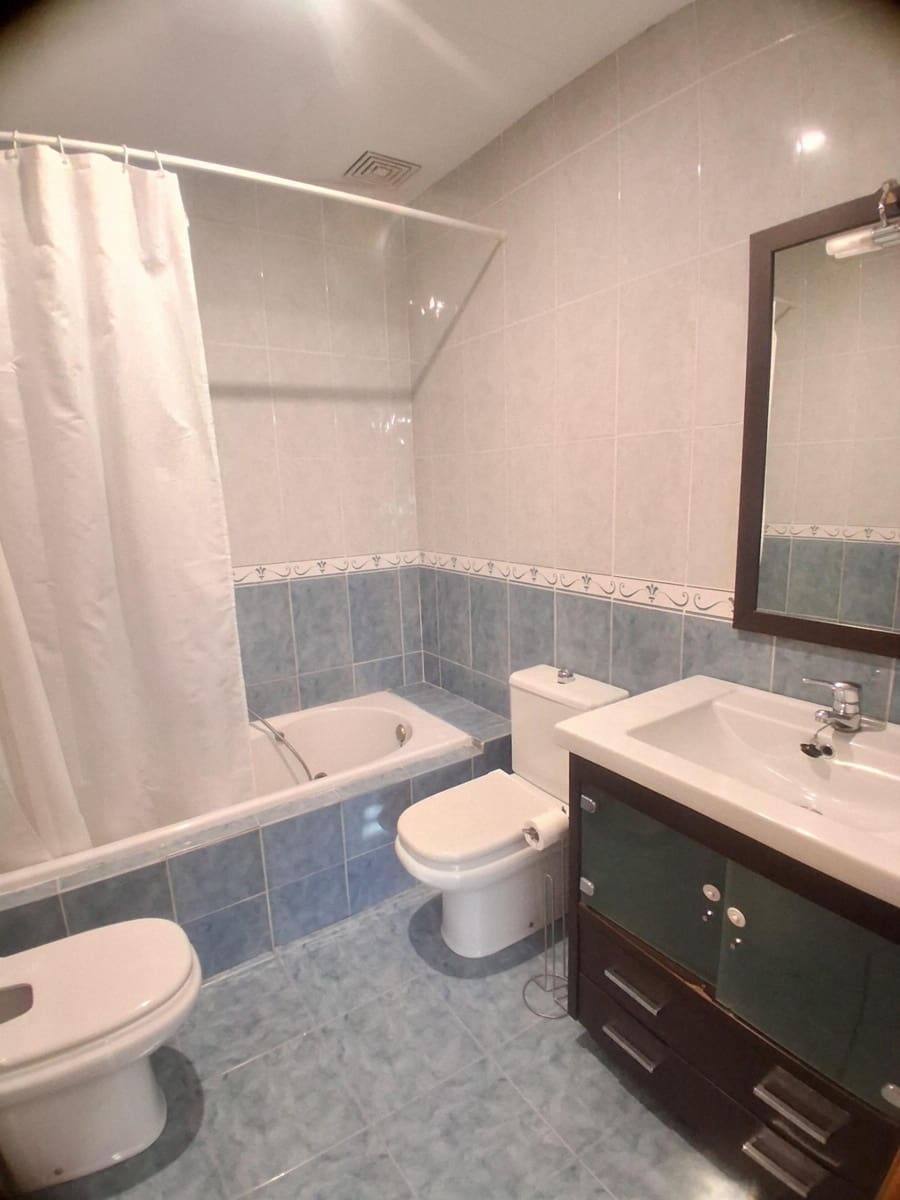 3 bedroom Semi-detached Villa for sale in Cheste with garage - € 229,000 (Ref: 9735898)