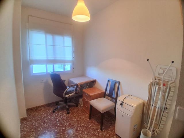 3 bedroom Semi-detached Villa for sale in Cheste with garage - € 229,000 (Ref: 9735898)