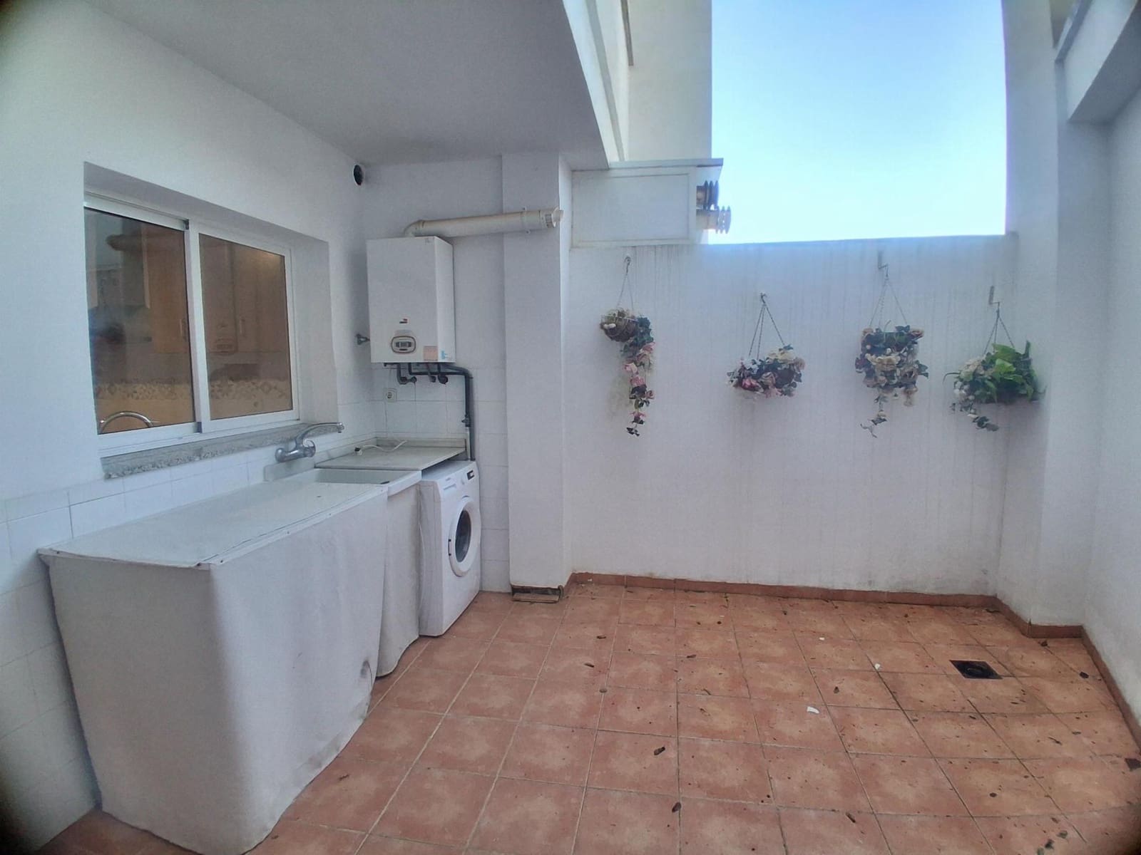 3 bedroom Semi-detached Villa for sale in Cheste with garage - € 229,000 (Ref: 9735898)