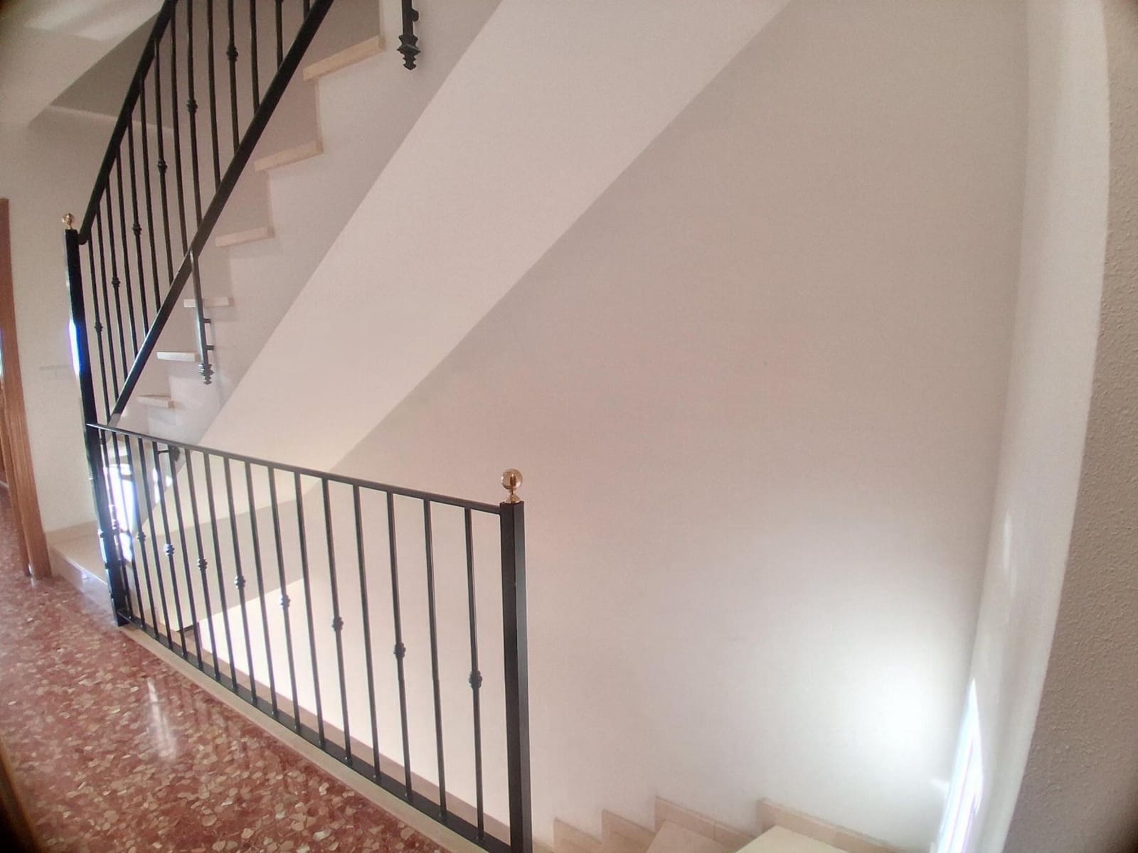 3 bedroom Semi-detached Villa for sale in Cheste with garage - € 229,000 (Ref: 9735898)