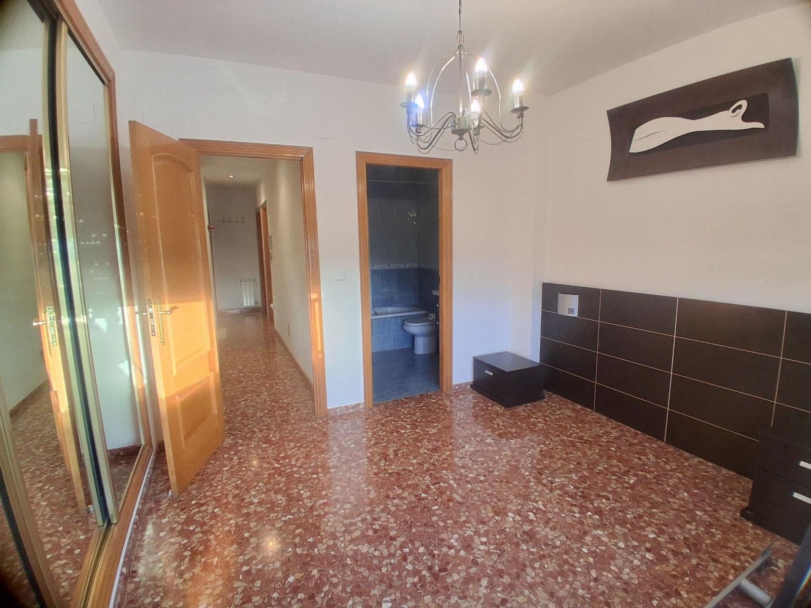 3 bedroom Semi-detached Villa for sale in Cheste with garage - € 229,000 (Ref: 9735898)
