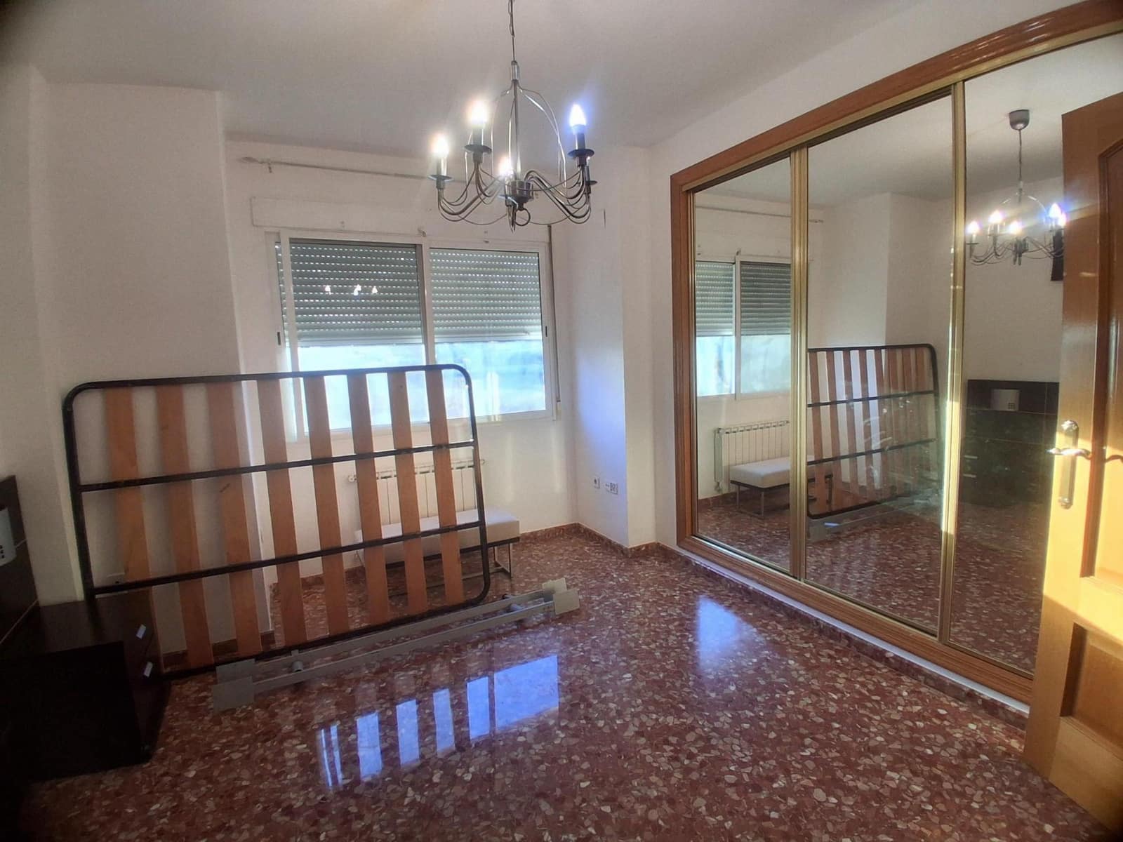 3 bedroom Semi-detached Villa for sale in Cheste with garage - € 229,000 (Ref: 9735898)