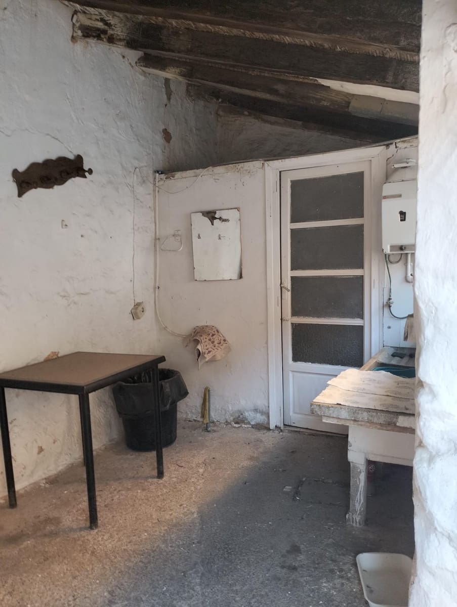 3 bedroom Townhouse for sale in Cheste - € 80,000 (Ref: 9735900)