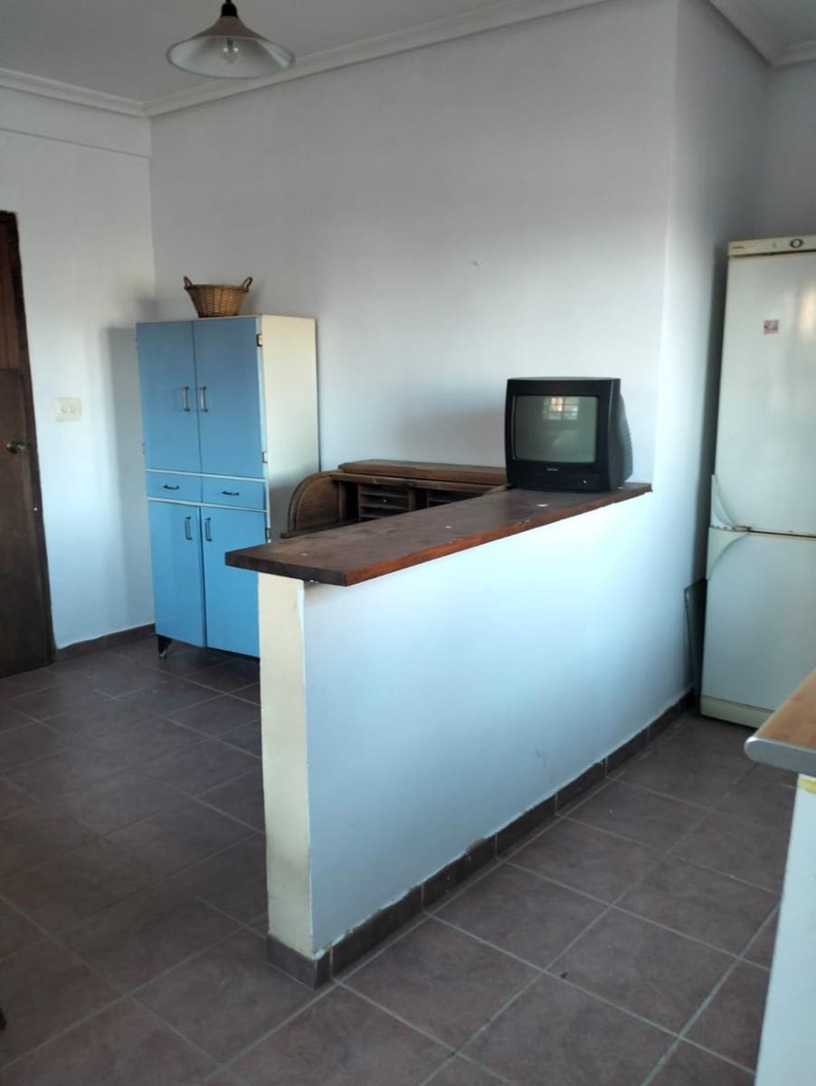 4 bedroom Terraced Villa for sale in Chiva with garage - € 210,000 (Ref: 9735902)