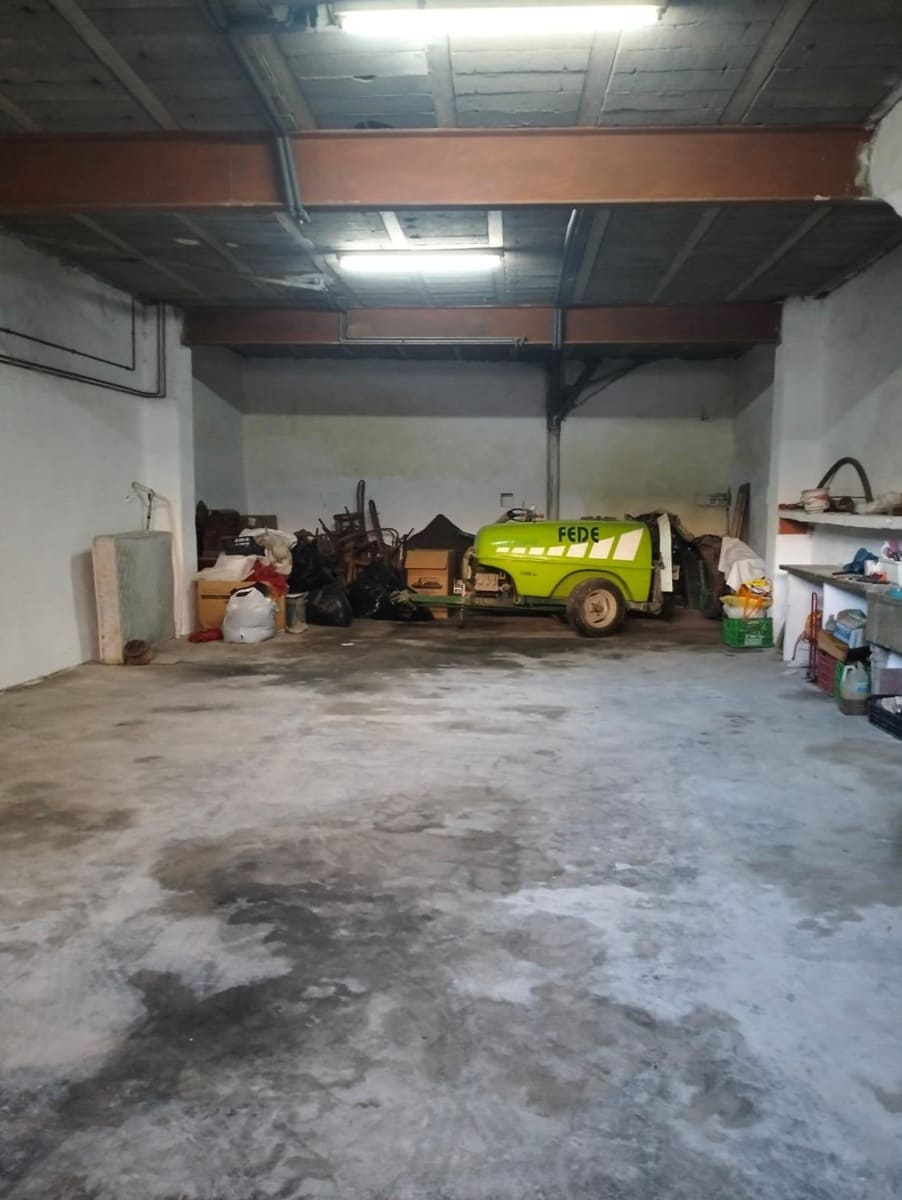 4 bedroom Terraced Villa for sale in Chiva with garage - € 210,000 (Ref: 9735902)