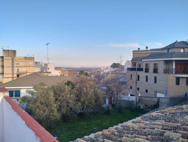 4 bedroom Terraced Villa for sale in Chiva with garage - € 210,000 (Ref: 9735902)