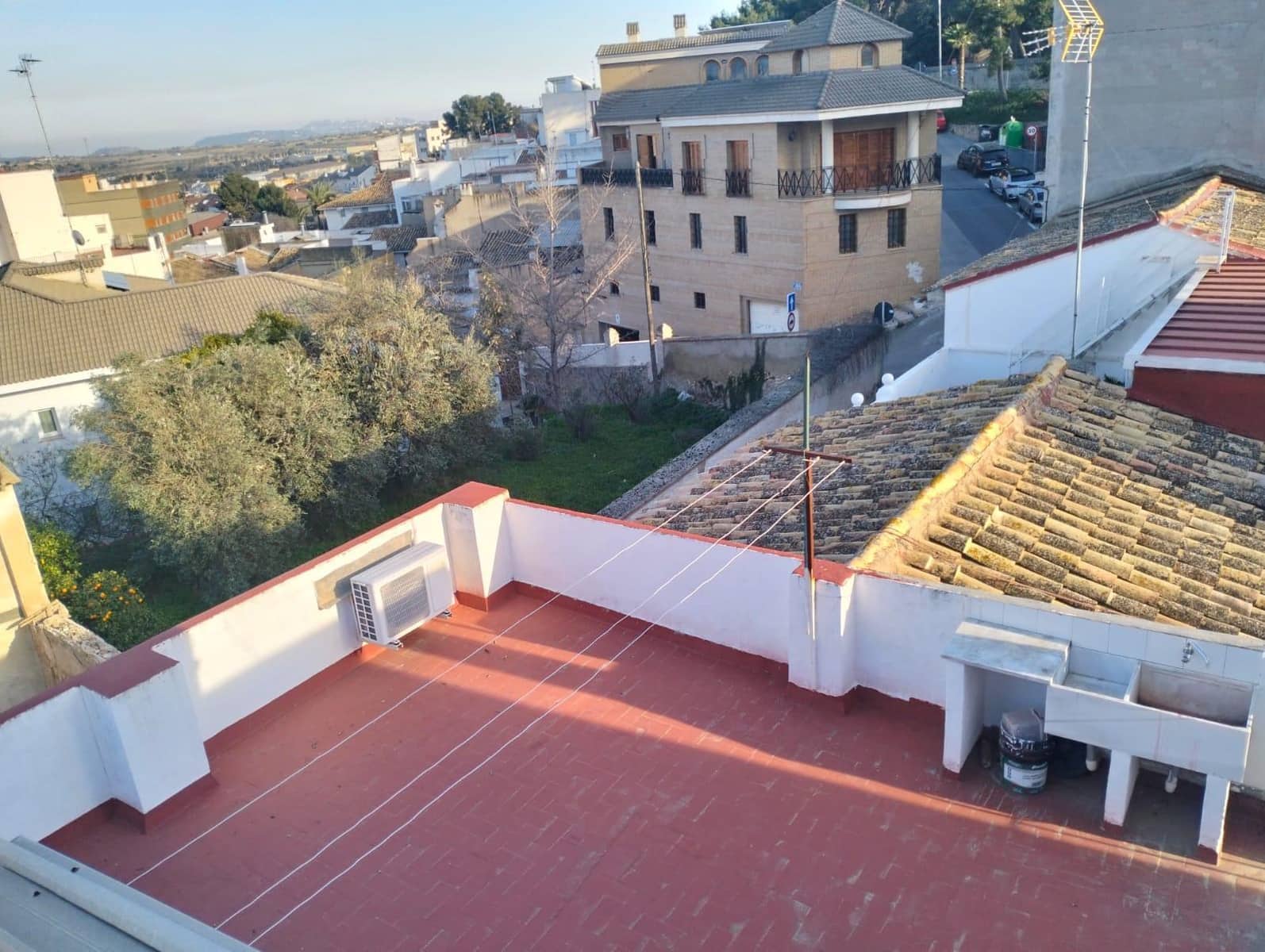 4 bedroom Terraced Villa for sale in Chiva with garage - € 210,000 (Ref: 9735902)