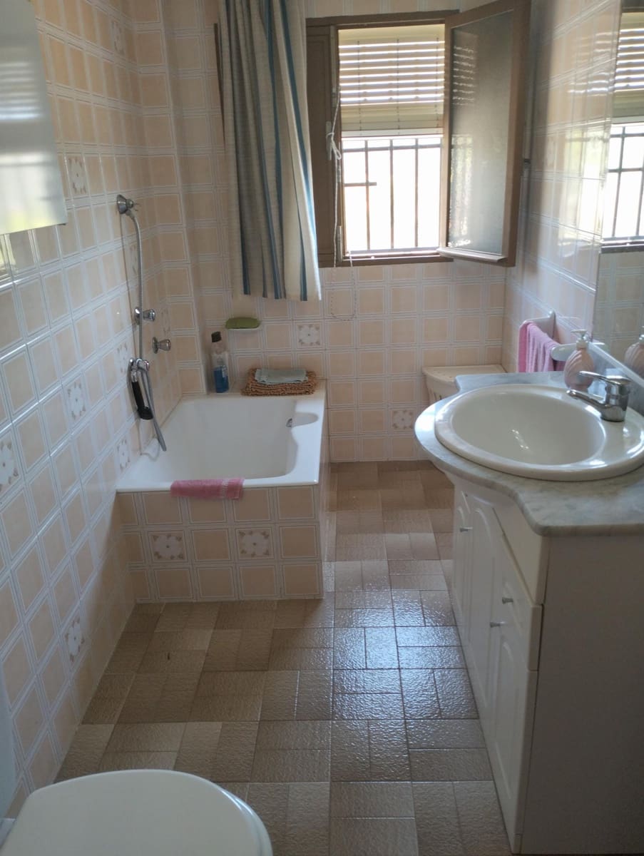 3 Zimmer Villa zu verkaufen in Chiva - 155.000 € (Ref: 9735903)