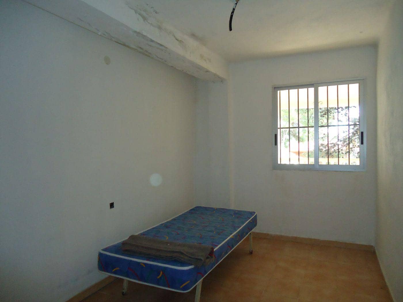 5 Zimmer Villa zu verkaufen in Vilamarxant / Villamarchante mit Garage - 160.000 € (Ref: 9735904)