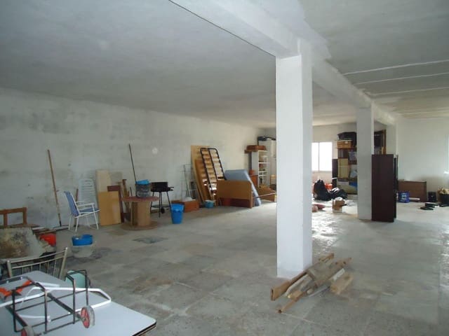 5 bedroom Villa for sale in Vilamarxant / Villamarchante with garage - € 160,000 (Ref: 9735904)