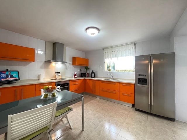 3 soverom Villa til salgs i Chiva med svømmebasseng garasje - € 300 000 (Ref: 9735907)