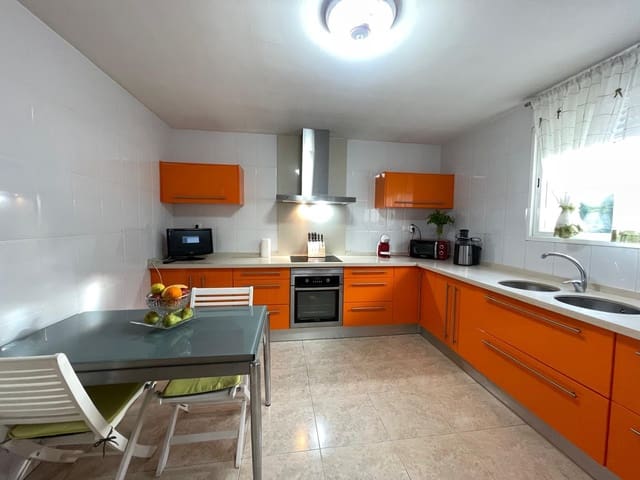 3 soverom Villa til salgs i Chiva med svømmebasseng garasje - € 300 000 (Ref: 9735907)