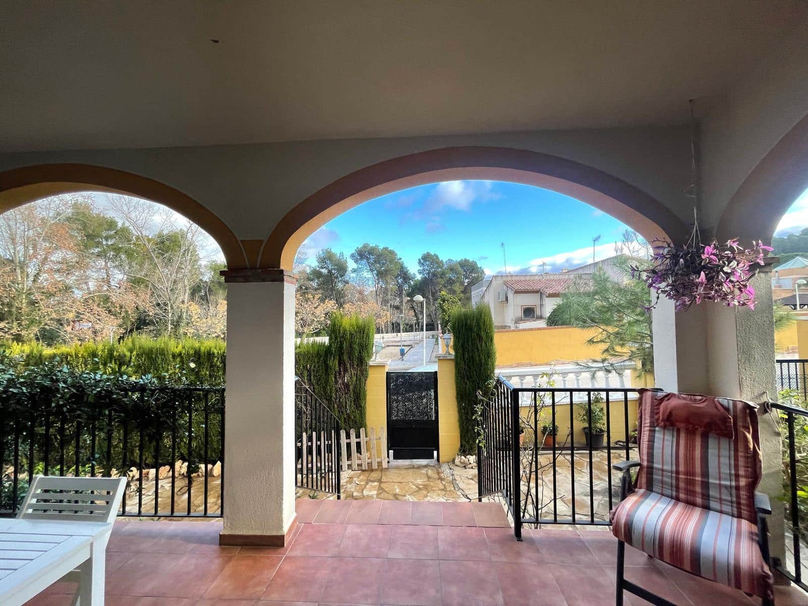 3 chambre Villa/Maison à vendre à Chiva avec piscine garage - 300 000 € (Ref: 9735907)